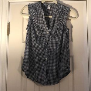 EUC Women’s Sleeveless Gingham top